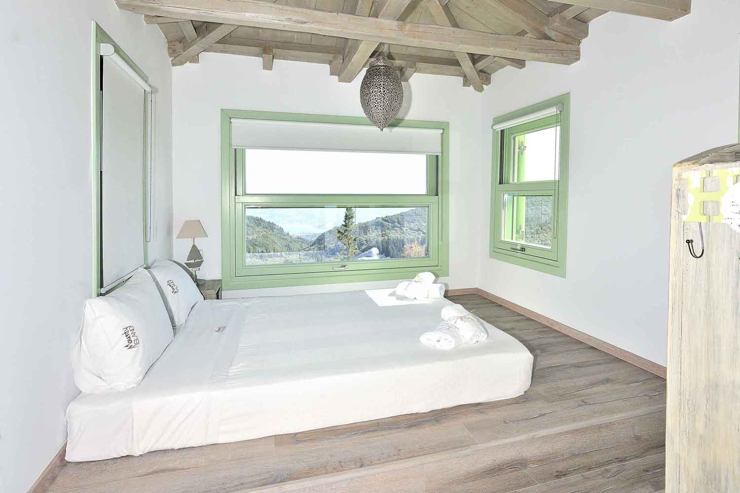 βίλα με ιδιωτική πισίνα στη Λευκάδα, όμορφο υπνοδωμάτιο